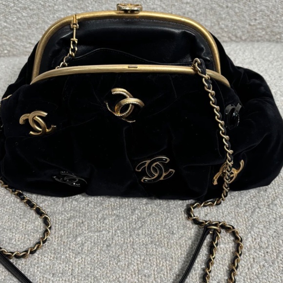 Authentic Pre-Owned Chanel CC Chain Dome Frame Clutch Embellishment Velvet - Picture 15 of 15